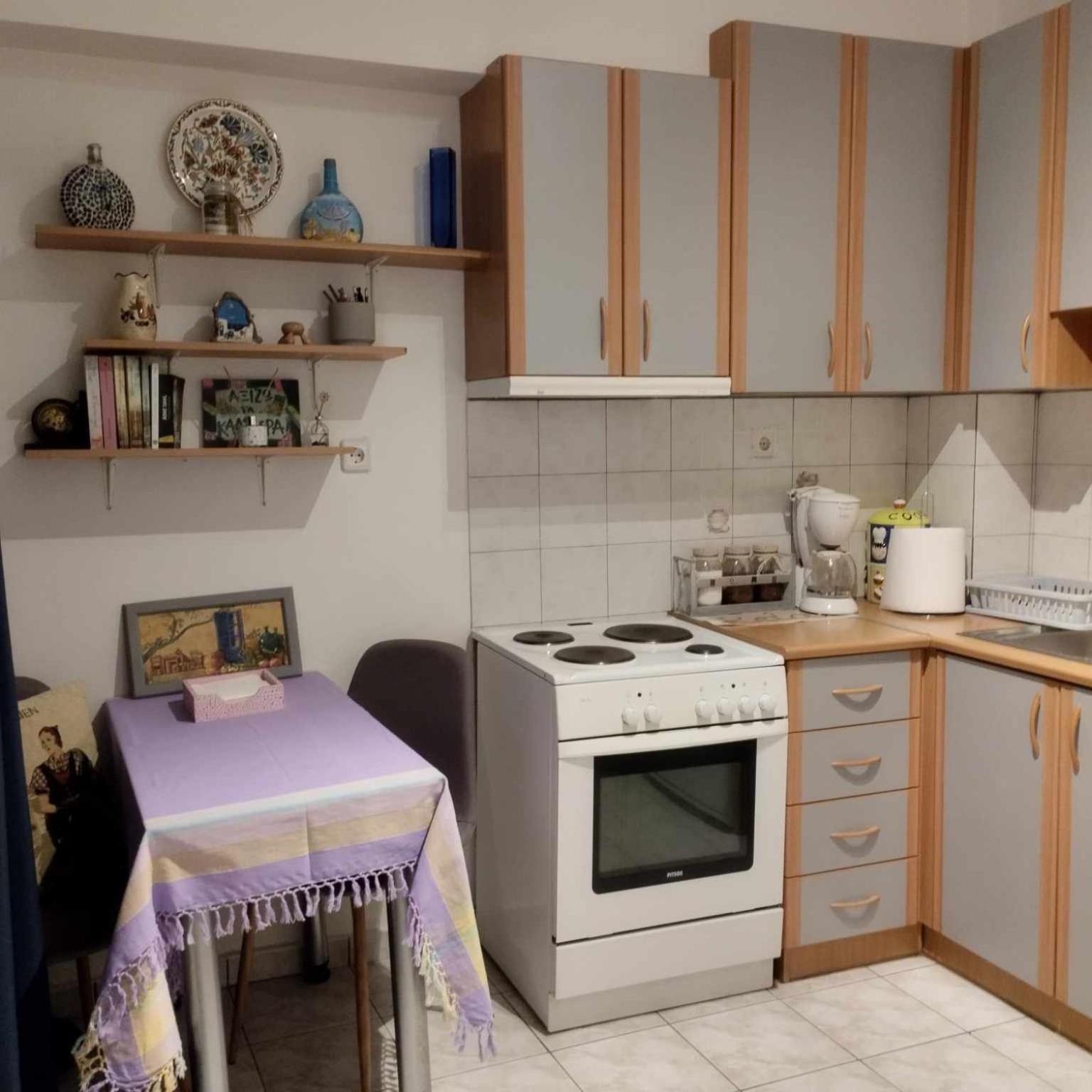 Small And Cosy Appartment- Piccolina Loutraki  Bagian luar foto