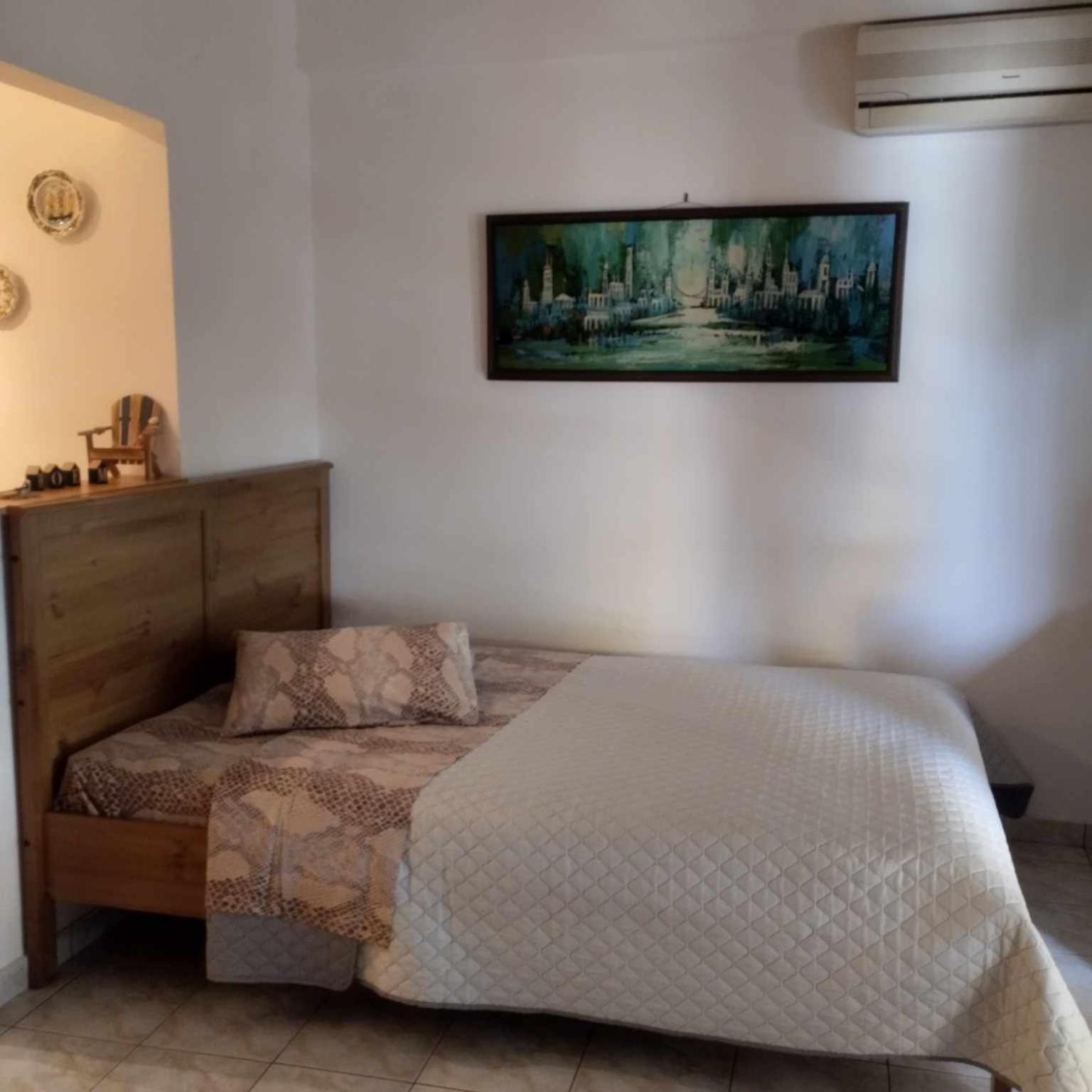 Small And Cosy Appartment- Piccolina Loutraki  Bagian luar foto