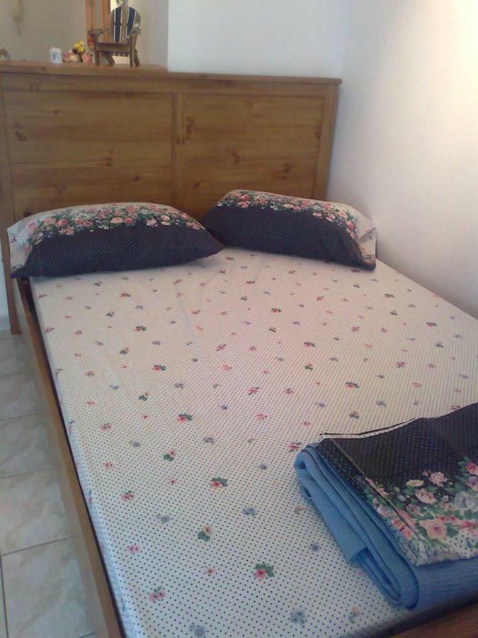 Small And Cosy Appartment- Piccolina Loutraki  Bagian luar foto