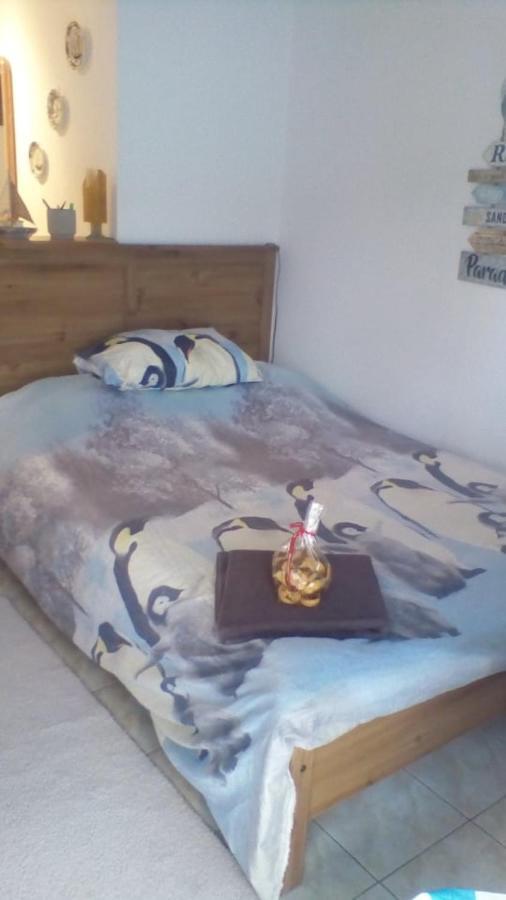 Small And Cosy Appartment- Piccolina Loutraki  Bagian luar foto